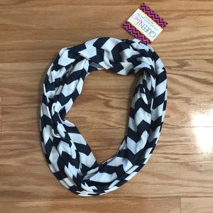 NWT Queen Lane navy chevron infinity scarf